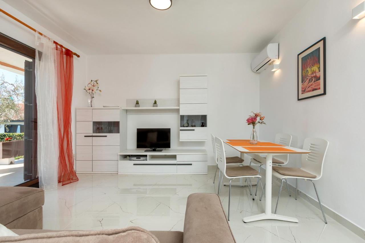 Apartments Mandic Pula Exterior photo