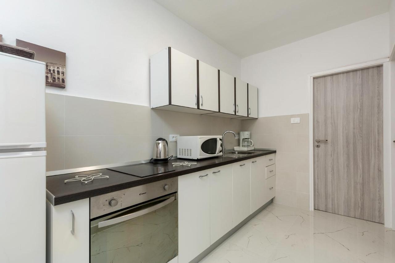 Apartments Mandic Pula Exterior photo